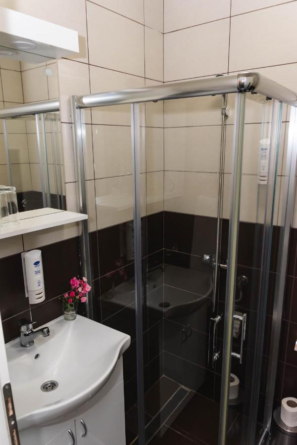 Anin Dvor Sekovici Appartement Buitenkant foto