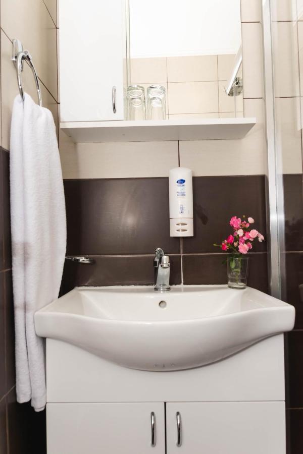 Anin Dvor Sekovici Appartement Buitenkant foto