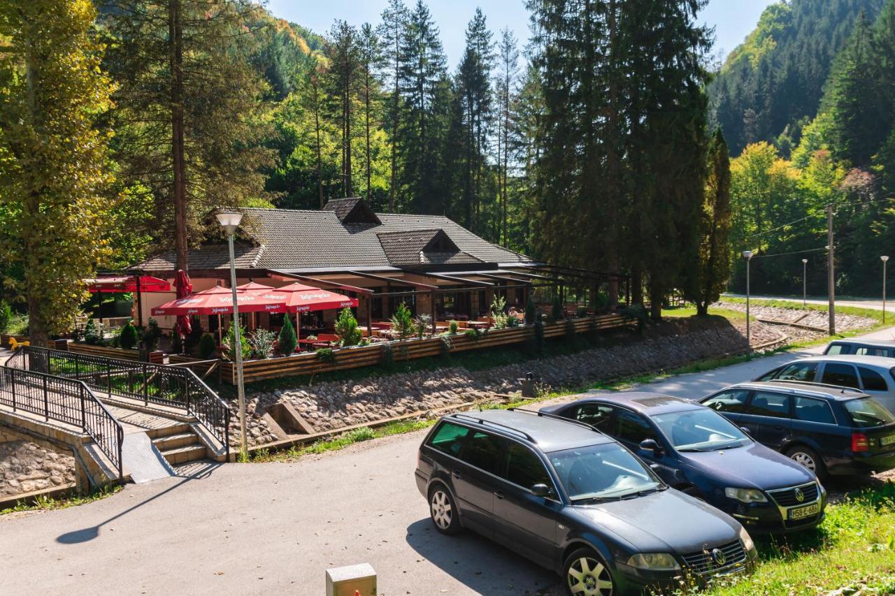 Anin Dvor Sekovici Appartement Buitenkant foto